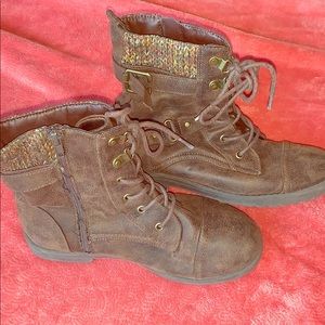 Sugar size 3 Girls Combat Boots